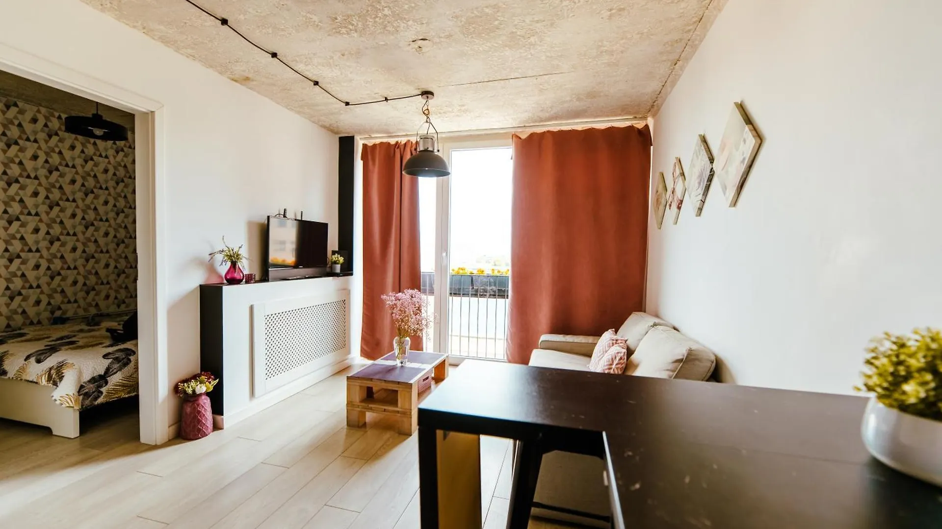 Industrial 9Th Floor Central Apartment With Balcony And Views Warsaw 0*,