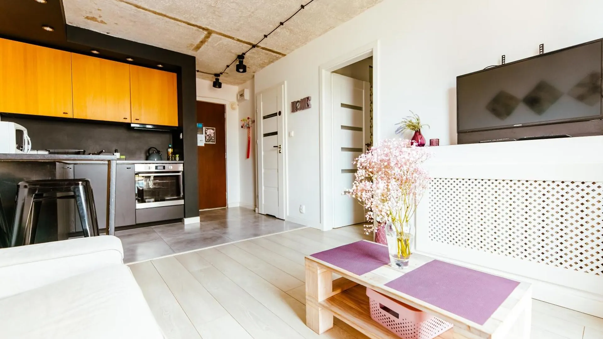 Industrial 9Th Floor Central Apartment With Balcony And Views Warsaw