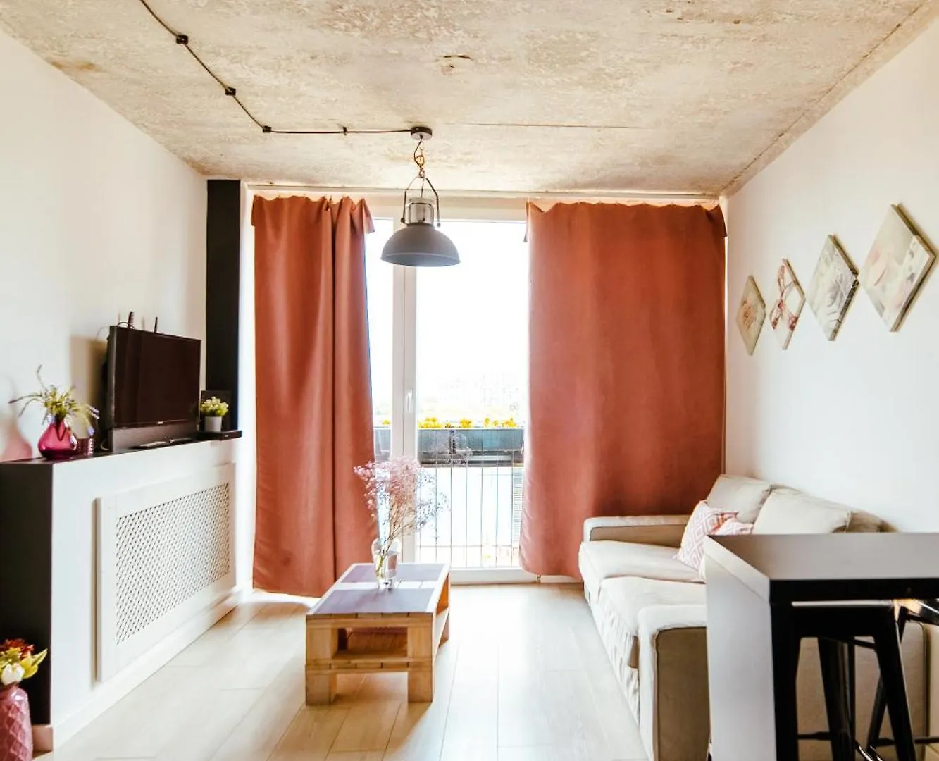 Industrial 9Th Floor Central Apartment With Balcony And Views Warsaw