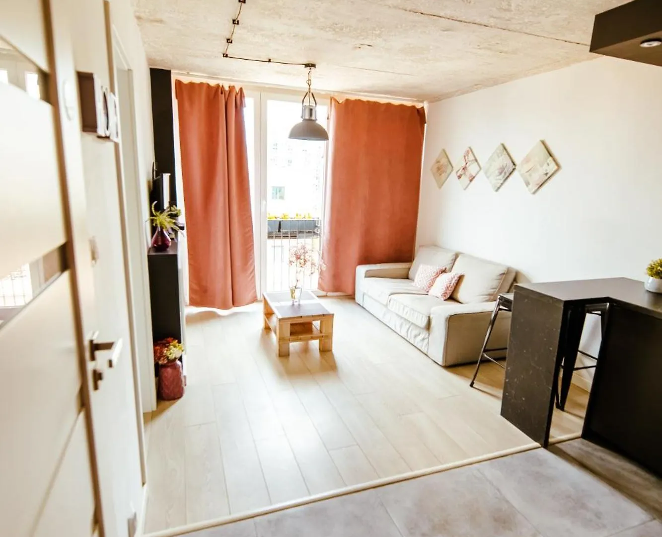 Industrial 9Th Floor Central Apartment With Balcony And Views Warsaw